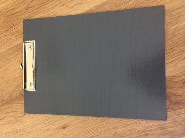 Schreibplatte, PP, Klemme kurze Seite, A4 hoch, grau